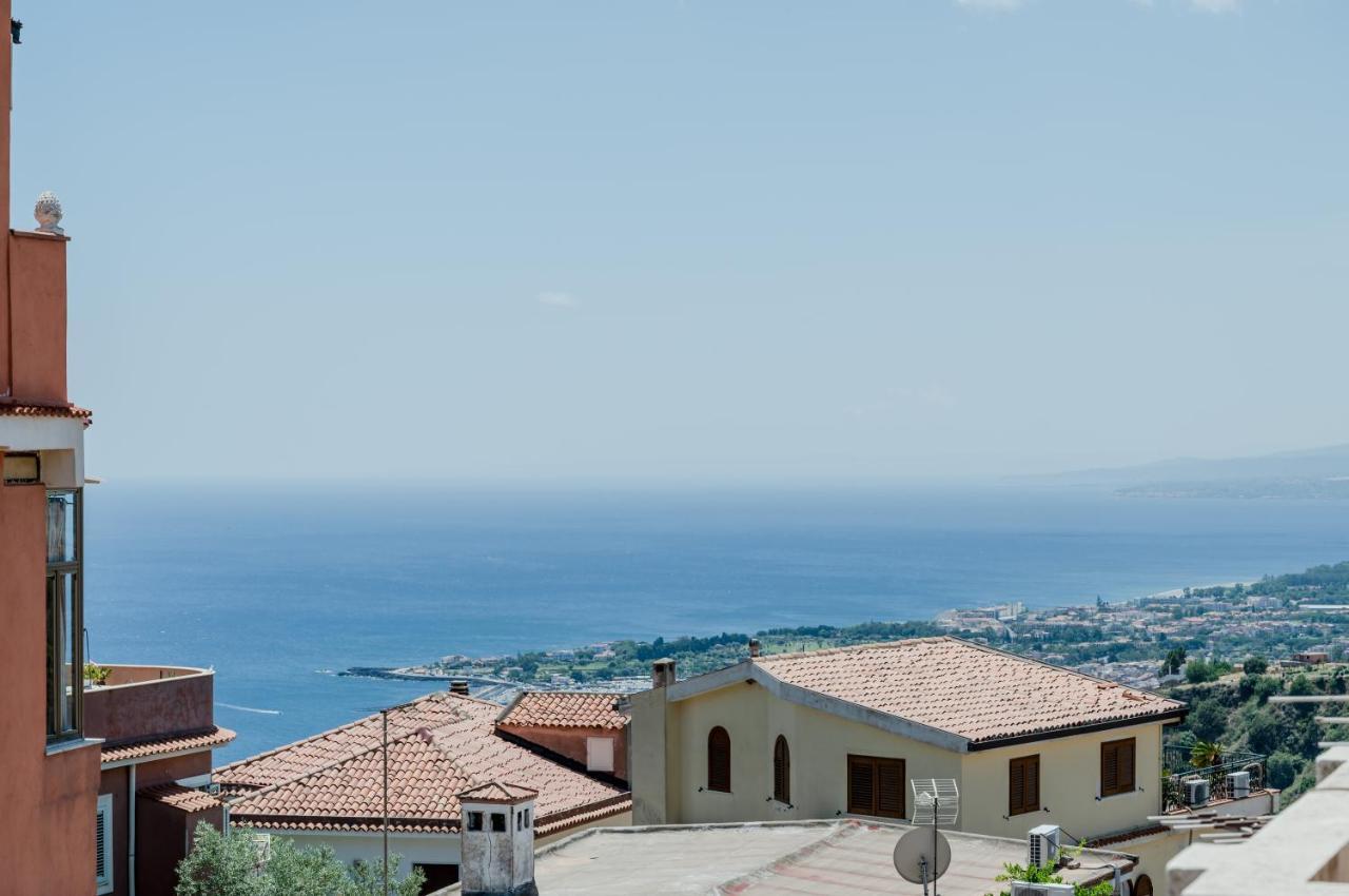 Sea View *